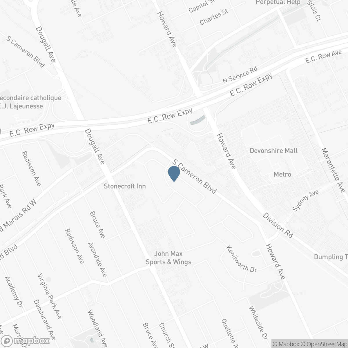 120 HAMPTON, Windsor, Ontario N9E 4M5